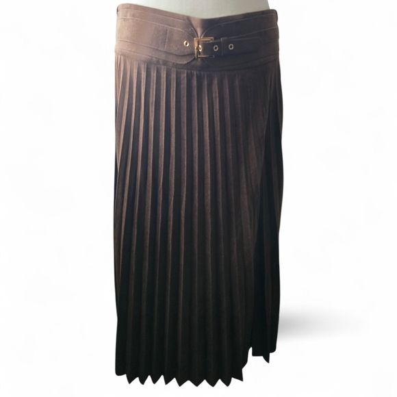 Medium Soft Surroundings Laffaire Faux Suede pleated stretch Skirt Dark Brown - Picture 2 of 5